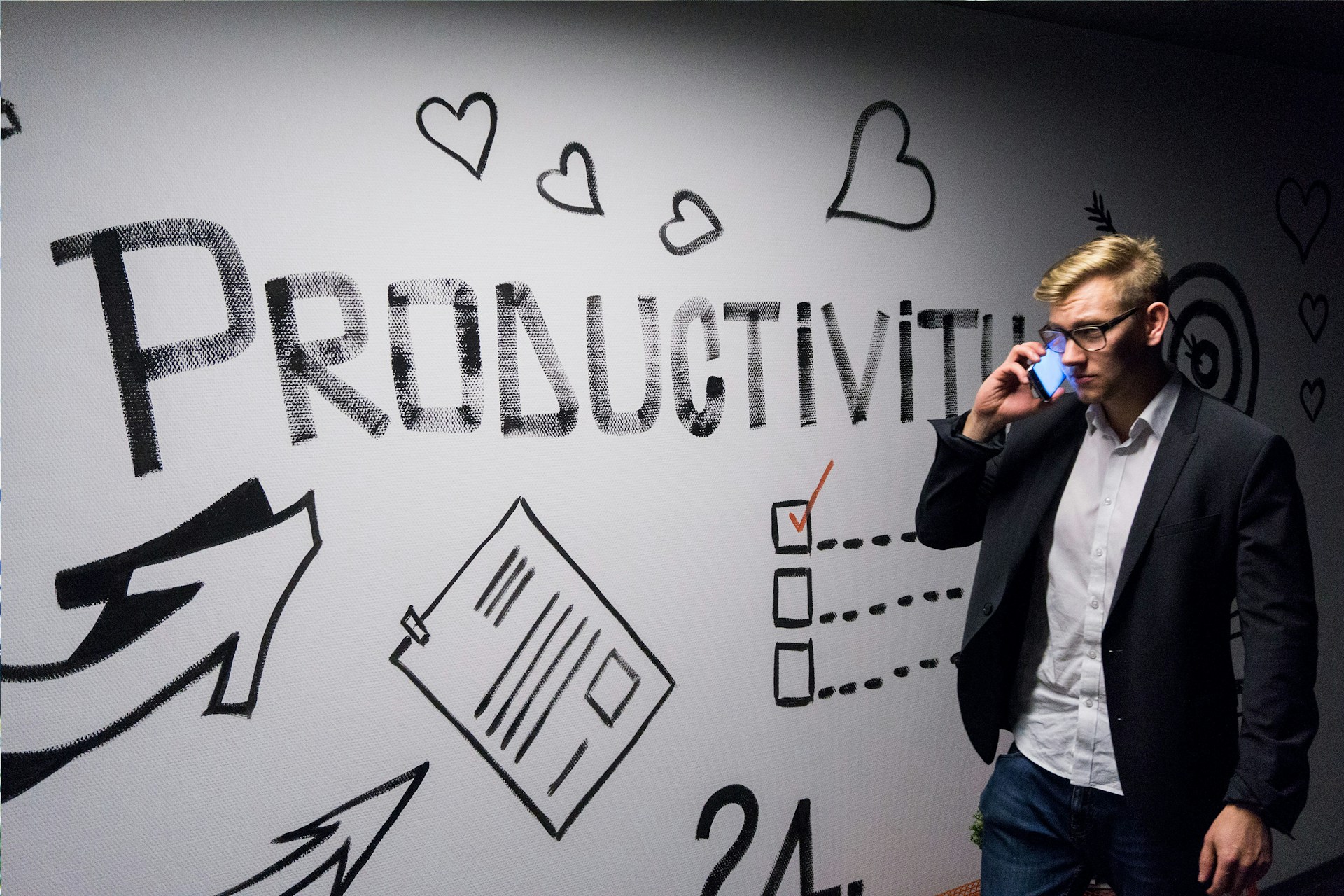 How AI is Revolutionizing Internal Knowledge and Productivity
